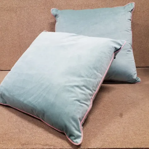 SQUARE CUSHIONS WITH FILLING