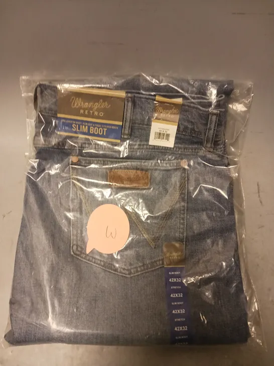 BRAND NEW WRANGLERS RETRO SLIM BOOT JEANS IN BLUE SIZE 42/32