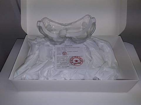 PALLET OF NON-MEDICAL ANTI FOG PROTECTION GLASSES - APPROXIMATELY 2560 UNITS