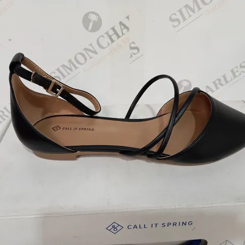 BOXED CALL IT SPRING ARAELIA FLAT SHOE - SIZE 5