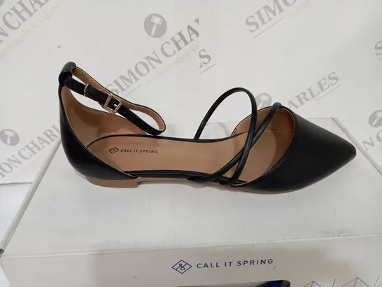 BOXED CALL IT SPRING ARAELIA FLAT SHOE - SIZE 5