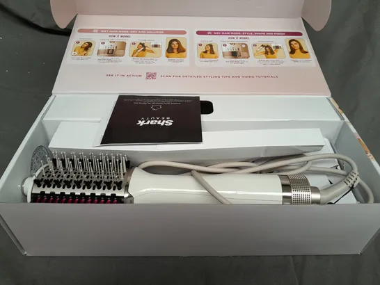 BOXED SHARK SMOOTHSTYLE HOT BRUSH & SMOOTHING COMB