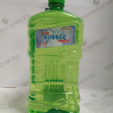 LOT OF APPROXIMATELY 4 LARGE BOTTLES OF BUBBLE SOLUTION (4 X 3L)
