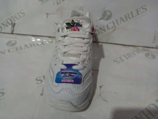 BOXED PAIR OF SKECHERS KIDS D LITES BRIGHT BLOSSOMS LACE CHUNKY TRAINERS IN WHITE W. FLORAL PRINT UK SIZE 12.5