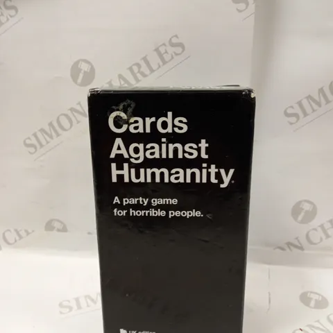 CARDS AGAINST HUMANITY UK EDITION AGES 17+ 