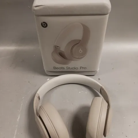 BOXED BEATS STUDIO PRO WIRELESS HEADPHONES 