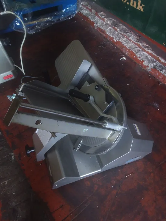 METAL FOOD CUTTER