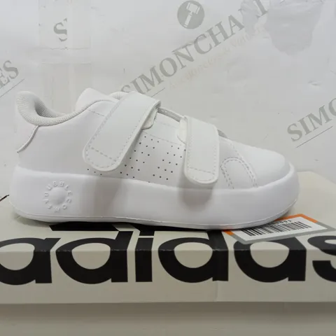 BOXED PAIR OF ADIDAS ADVANTAGE CF I TRAINERS IN WHITE - UK 9 1/2 KIDS