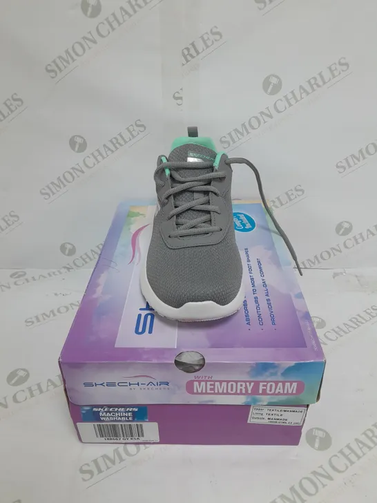 BOXED PAIR OF SKECHERS SKECH-AIR DYNAMIGHT RADIANT CHOICE TRAINER GREY - SIZE 5.5