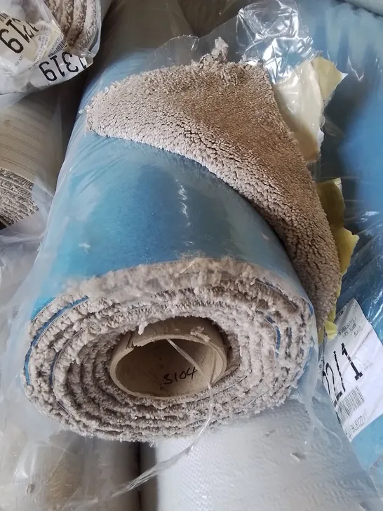 QUALITY ROLL OF B.SOFT NOBLE BLUE FELT CARPET IN FULL MOON BEIGE - LENGTH: 6M /  WIDTH: 5M