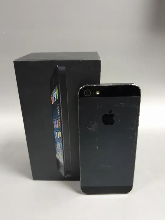 BOXED APPLE IPHONE 5 SMARTPHONE 