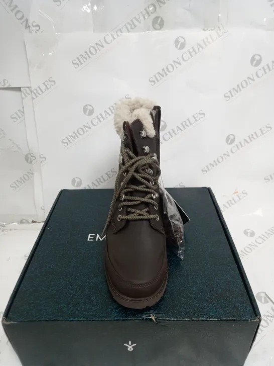 EMU OKAB WATERPROOF BOOTS SIZE 5