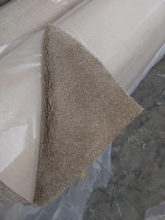 ROLL OF QUALITY CARPET // SIZE UNSPECIFIED 