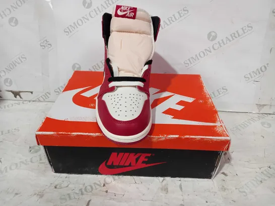 BOXED PAIR OF NIKE AIR JORDAN 1 RETRO SHOES IN RED/WHITE/BLACK UK SIZE 7