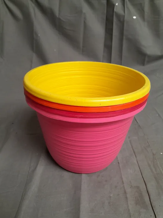 SET OF 4 BELLAGIO COLOURED 10 INCH PLANTERS RRP £16.99