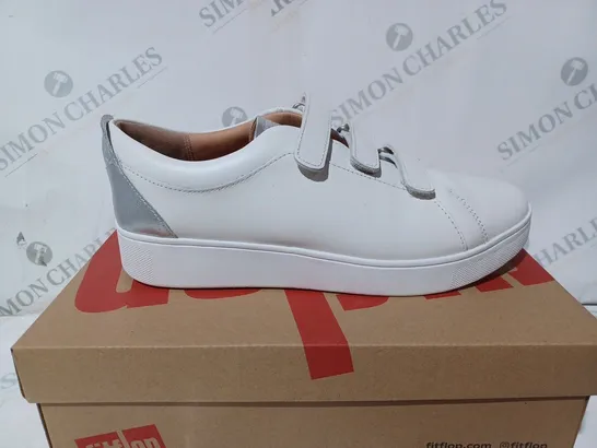 BOXED FITFLOP RALLY METALLIC BACK LEATHER STRAP SNEAKERS - UK 7