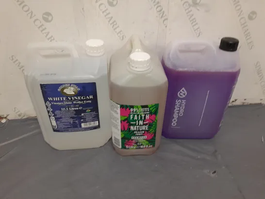 APPROXIMATELY 3 ASSORTED LIQUIDS TO INCLUDE WHITE VINEGAR, SHAMPOO AND HYDRO SHAMPOO - COLLECTION ONLY 