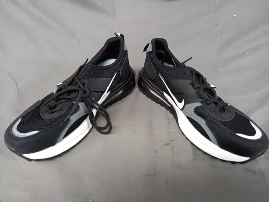 PAIR OF NIKE SHOES IN BLACK EU SIZE 40