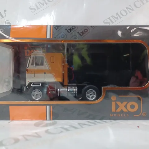 BOXED IXO TR167.22 GMC ASTRO 95 1970 1:43 SCALE COLLECTIBLE MODEL