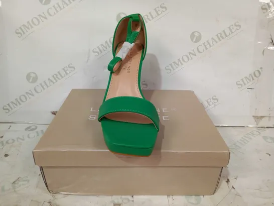 BOXED PAIR OF LA BOTTINE OPEN TOE BLOCK HEEL SANDALS IN GREEN EU SIZE 38