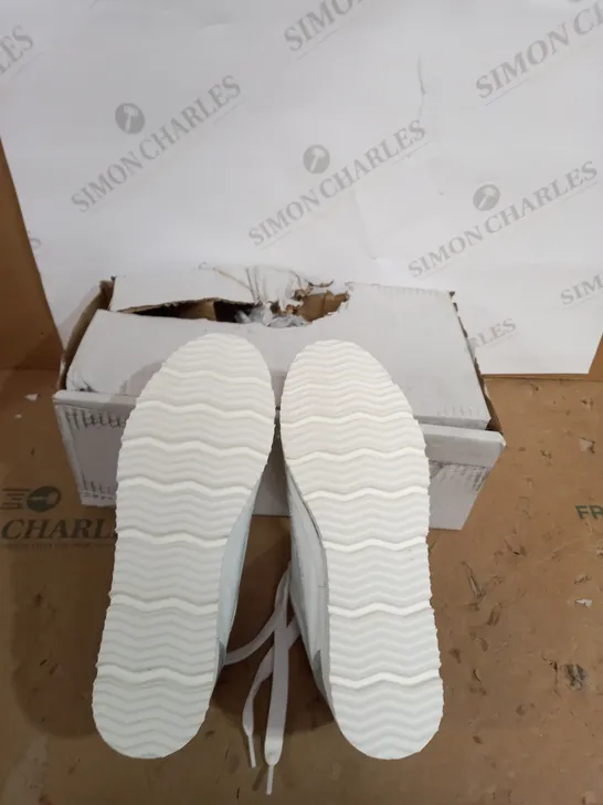 MODA IN PELLE ARIELA WHITE SIZE 6