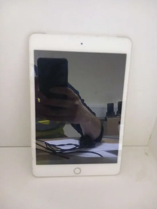 APPLE IPAD MINI 4 A1550