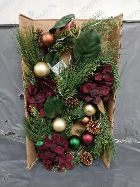 BOXED 6FT PRE LIT CHRISTMAS GARLAND  RRP £25.99