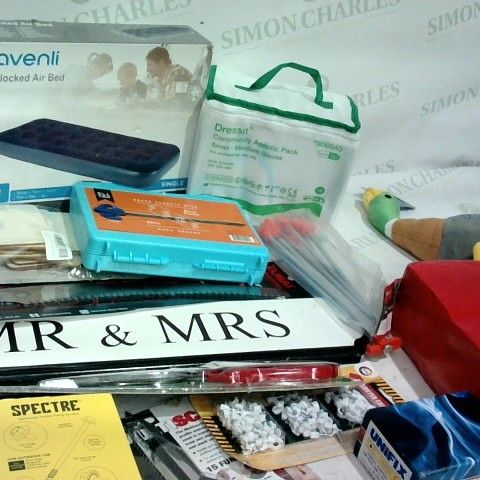 BOX OF APPROXIMATELY 12 ASSORTED ITEMS TO INCLUDE A AVENLI FLOCKED AIR BED,  A  PAIR OF PERENNIAL HAND SHEARS AND A MR AND MRS SIGN