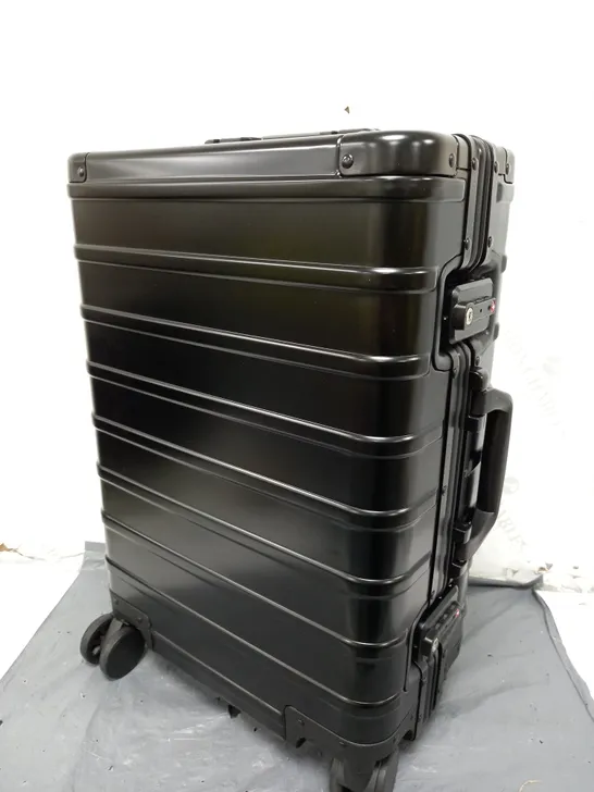 LOCKABLE BLACK LUGGAE CASE (35x55cm)