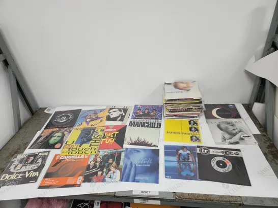 A COLLECTION OF 82 X VINYL SINGLES FROM THE 80S AND 90S. A NICE COLLECTION IN EXCELLENT CONDITION.