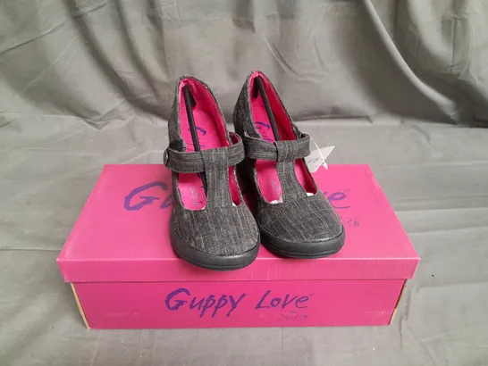 LOT OF 12 GUPPY LOVE LADIES WEDGE SHOES GREY/PINK ASSORTED SIZES