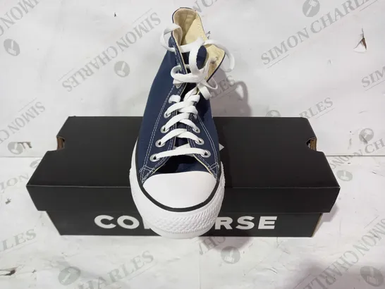 BOXED PAIR OF CONVERSE ALL STAR SHOES IN NAVY/WHITE UK SIZE7.5