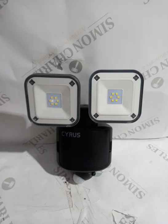 AURAGLOW CYRUS 600 LUMENS HYBRID SECURITY LIGHT