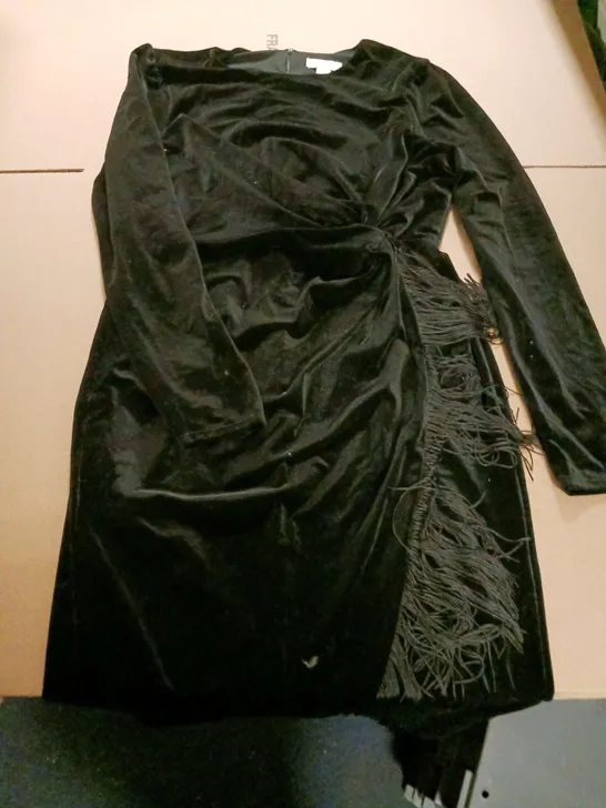 MONSOON LADIES VELVET FEEL DRESS WITH TASSLE DETAIL BLACK SIZE 14