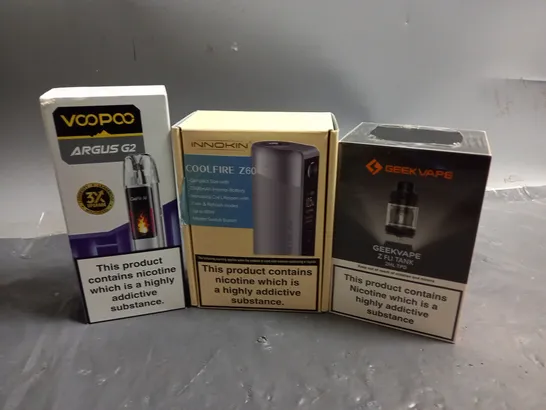 APPROXIMATELY 15 VAPES & E-CIGARETTES TO INCLUDE VOOPOO ARGUS 2, INNOKIN COOLFIRE Z60, GEEKVAPE Z FLI TANK, ETC