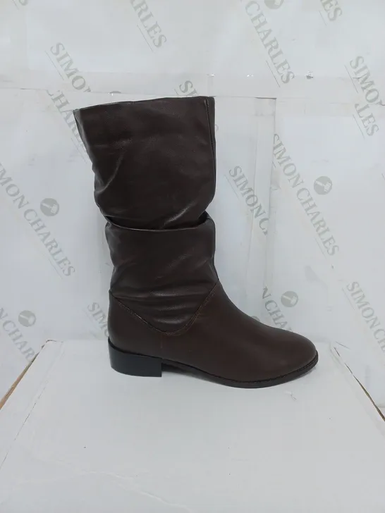 BOXED PAIR OF DUNE CALF-LENGTH BOOTS IN BROWN LEATHER SIZE 8 