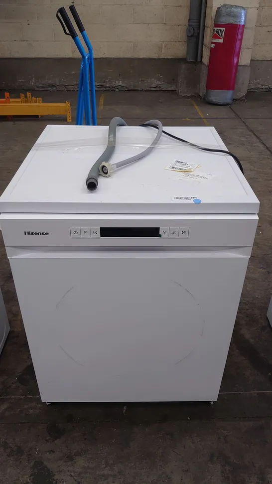 HISENSE 622E90WUK FREESTANDING STANDARD DISHWASHER