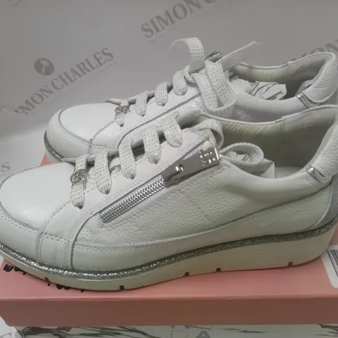 BOXED GENE WHITE LEATHER WEDGE TRAINERS - SIZE 38