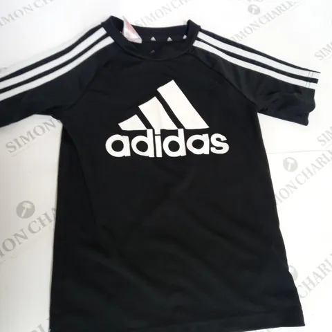 BOYS ADIDAS LOGO PRINT T-SHIRT SIZE 7-8 YEARS