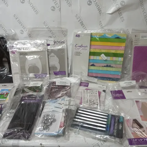 BOX OF APPROX 50 ASSORTED CRAFT ITEMS TO INCLUDE GEMINI FOILPRESS, SPECTRUM NOIR PROFESSIONAL ALCOHOLIC MARKERS, CRAFTERS COMPANION BUTTON REFILL PACK, ETC.