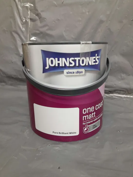 JOHNSTONES ONE COAT MATT EMULSION PAINT BRILLIANT WHITE 2.5L 