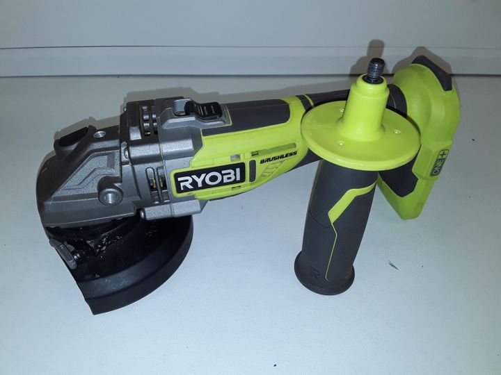 Lot 8563: RYOBI ONE+ ANGLE GRINDER - Simon Charles Auctioneers