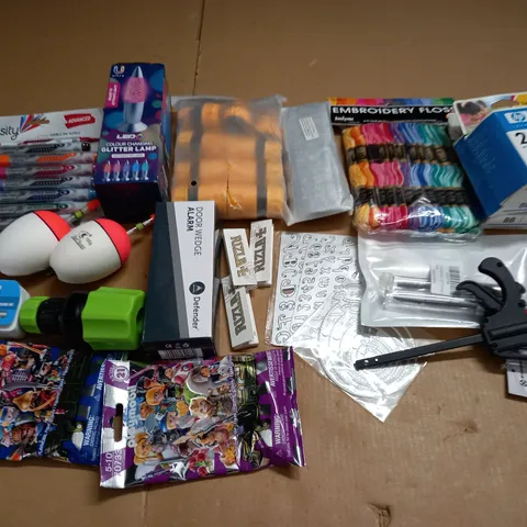 LARGE QUANTITY OF ASSORTED HOUSEHOLD ITEMS TO INCLUDE BIC MARKERS, HP PRINTER INK AND PLAYMOBILE FIGURINES