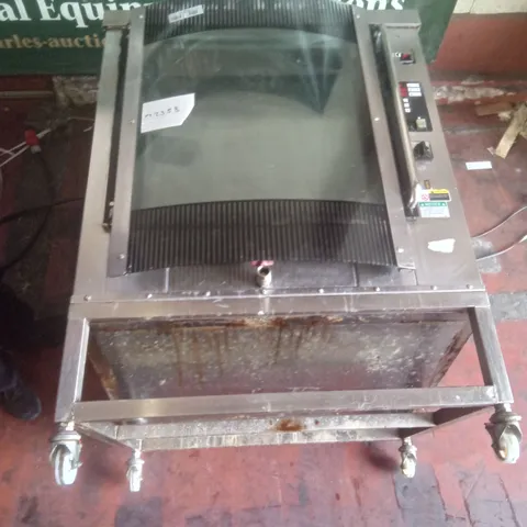 COMMERCIAL ROTISSERIE OVEN 