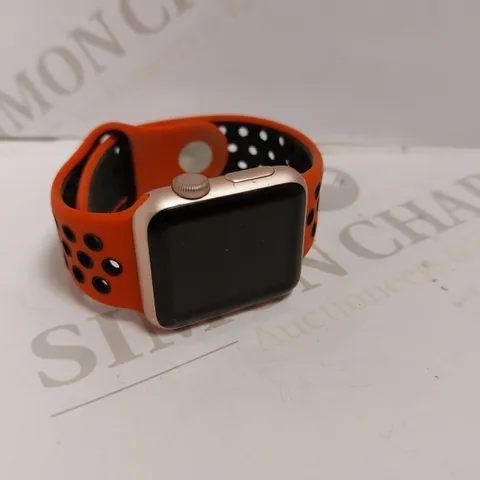 APPLE WATCH SERIES 7000 WITH RUBBER STRAP