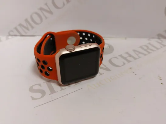 APPLE WATCH SERIES 7000 WITH RUBBER STRAP