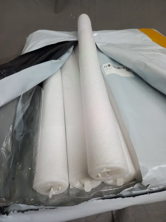 LOT OF APPROXIMATELY 20 FOAM TUBES WITH LED LIGHT