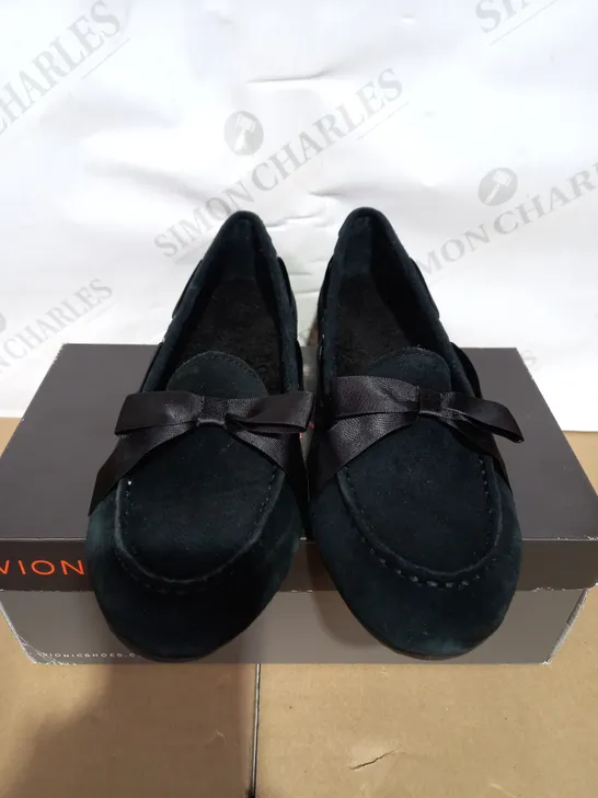 VIONIC ALICE BLACK SLIP ON SHOES - SIZE 6