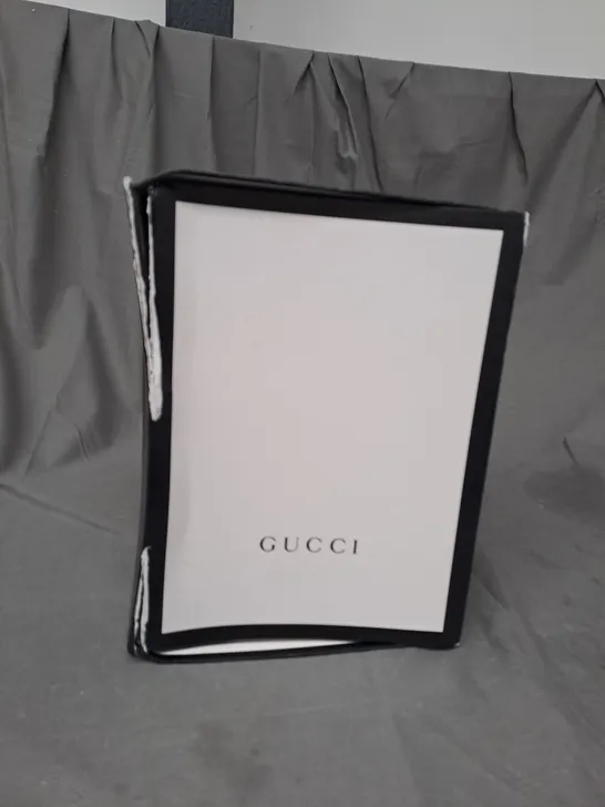 VELVET GUCCI STRAPPED HANDBAG - COMES WITH BOX 