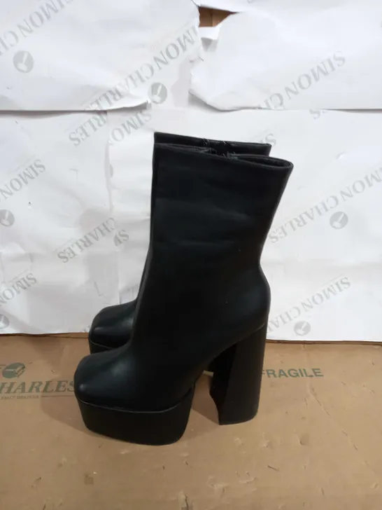 BLACK MATTE SQUARE PLATFORM HIGH BLOCK HEELED ANKLE BOOTS SIZE 5